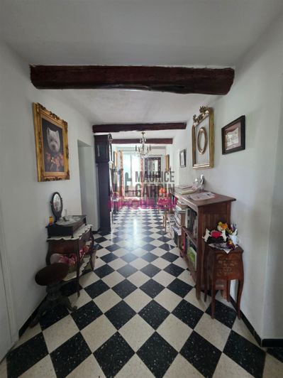 Image No.7-7 Bed House for sale
