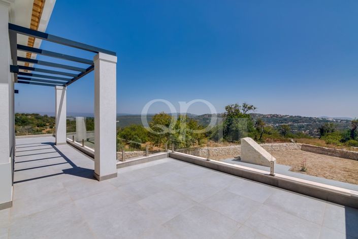 Image No.15-4 Bed House for sale