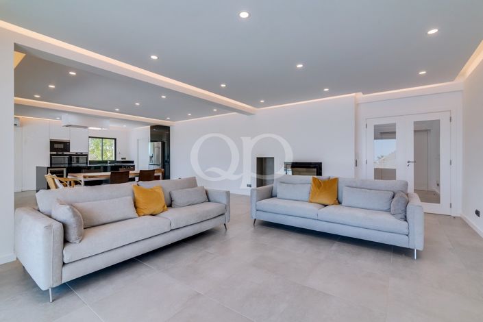 Image No.22-4 Bed House for sale