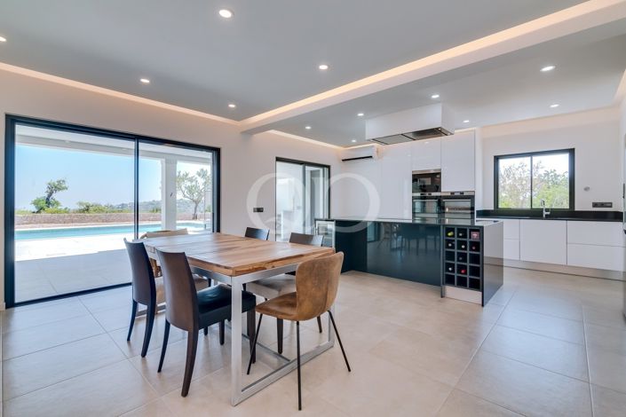 Image No.4-4 Bed House for sale