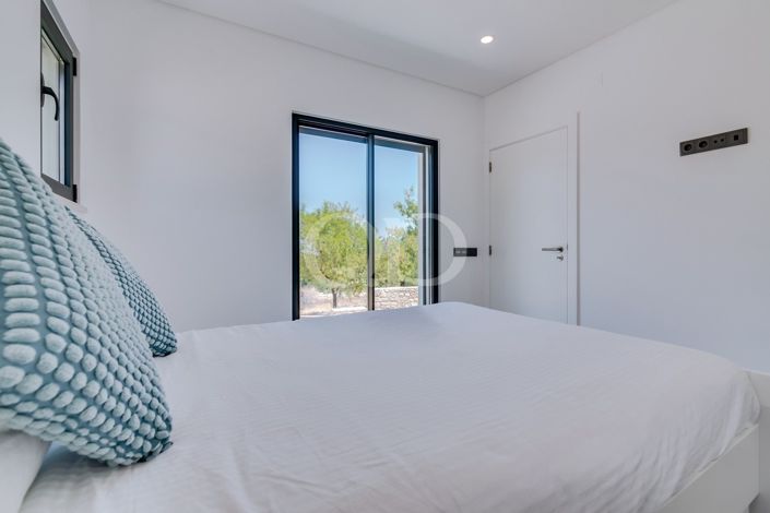 Image No.47-4 Bed House for sale
