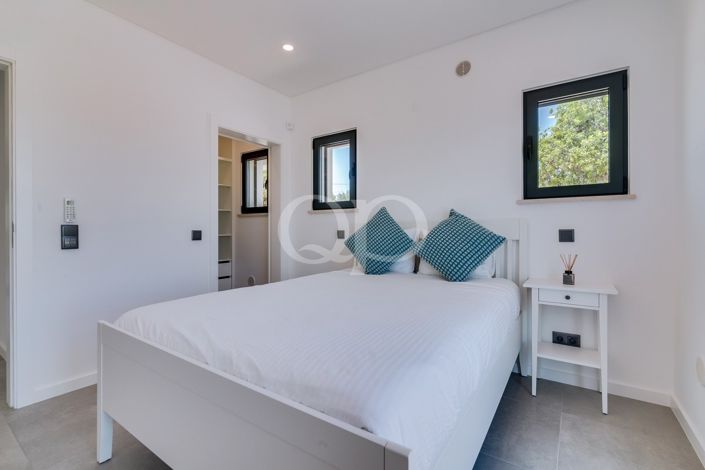 Image No.49-4 Bed House for sale