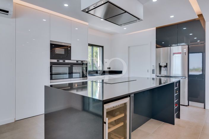 Image No.5-4 Bed House for sale