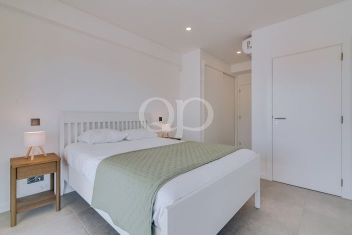 Image No.52-4 Bed House for sale