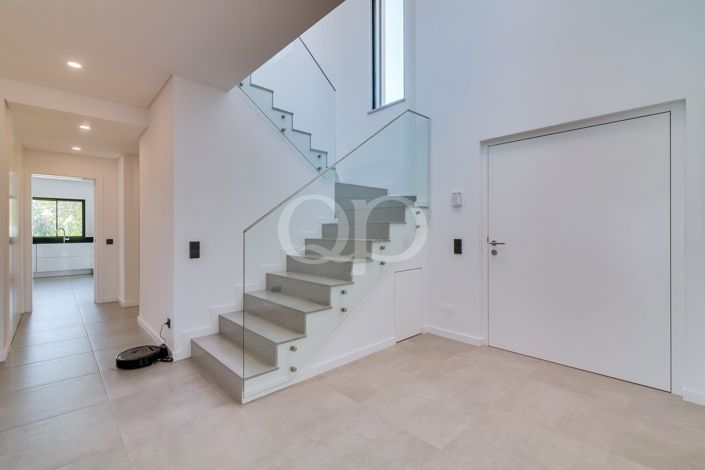 Image No.58-4 Bed House for sale