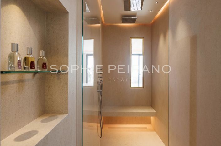 Image No.16-7 Bed House for sale