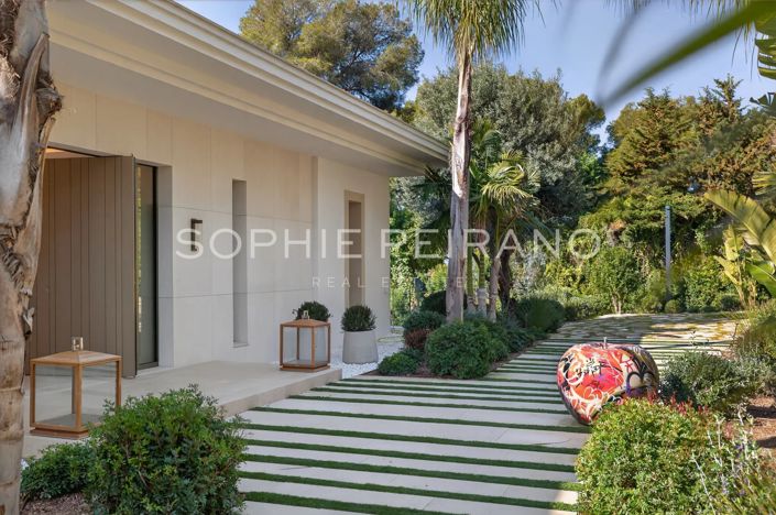 Image No.20-7 Bed House for sale