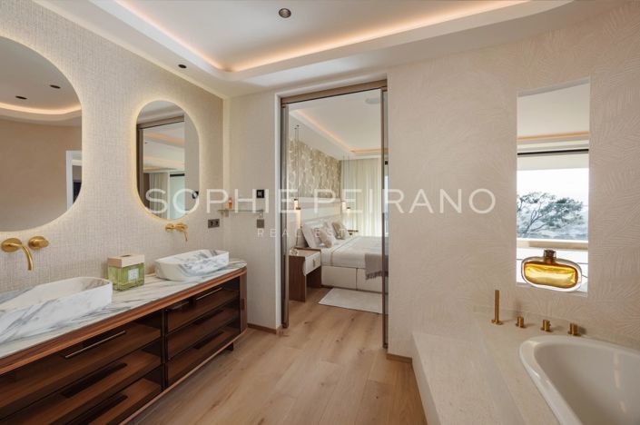 Image No.9-7 Bed House for sale