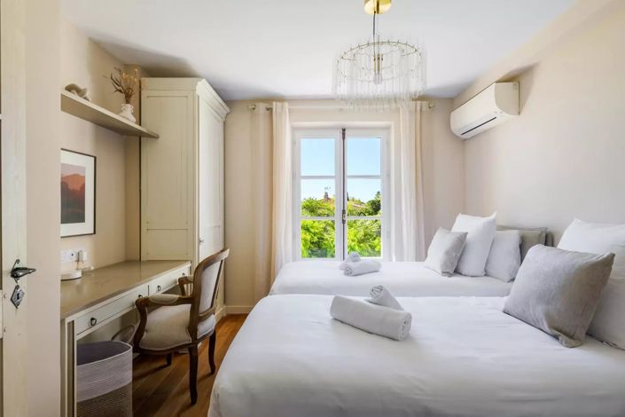 Image No.7-5 Bed House for sale