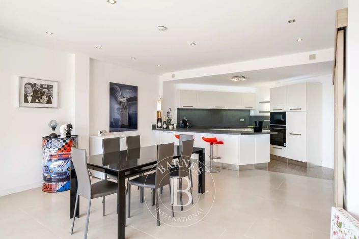 Image No.5-4 Bed House for sale