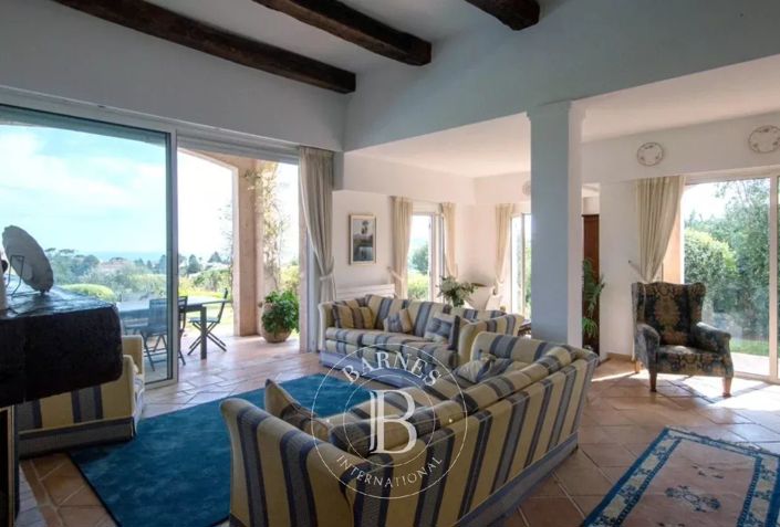 Image No.11-5 Bed House for sale