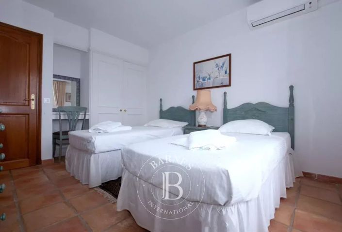 Image No.24-5 Bed House for sale