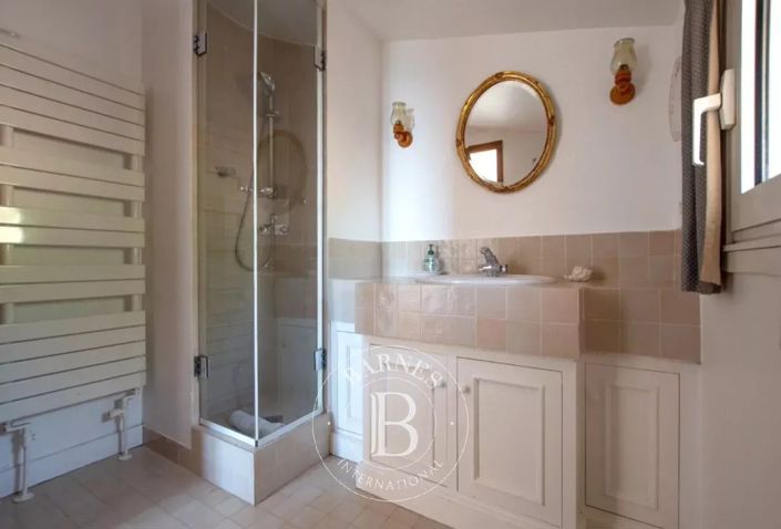 Image No.27-5 Bed House for sale