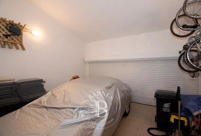 Image No.37-5 Bed House for sale