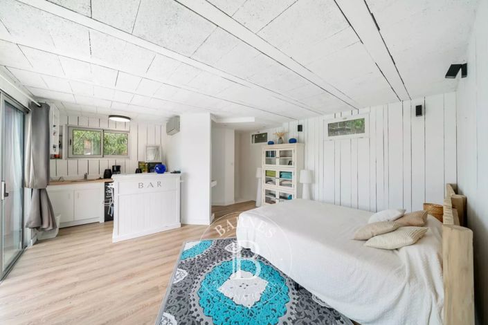 Image No.16-4 Bed House for sale