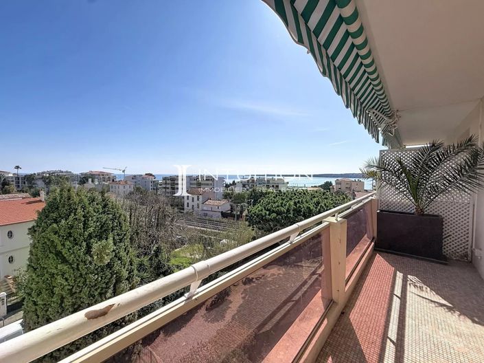 Image No.2-Appartement de 1 chambre à vendre à Cannes