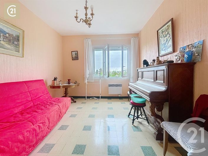 Image No.11-4 Bed House for sale