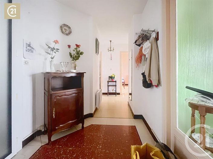 Image No.12-4 Bed House for sale