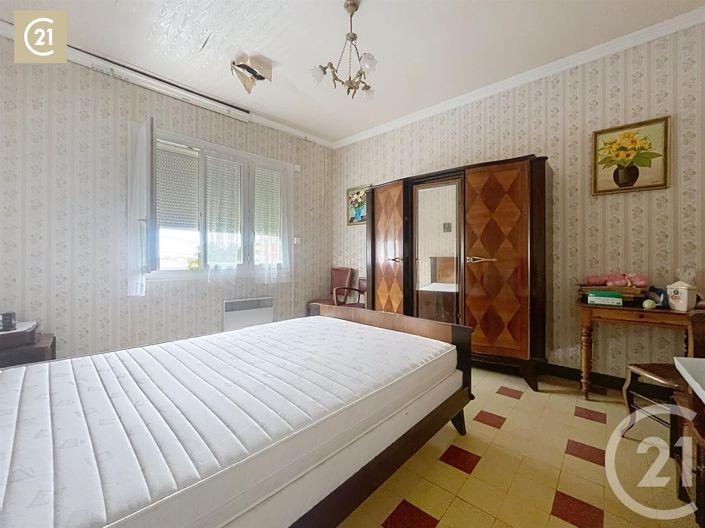 Image No.8-4 Bed House for sale