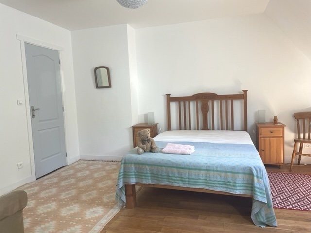 Image No.8-5 Bed House for sale
