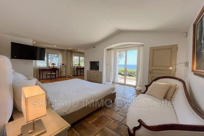 Image No.17-5 Bed House for sale