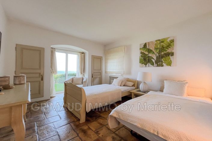 Image No.18-5 Bed House for sale