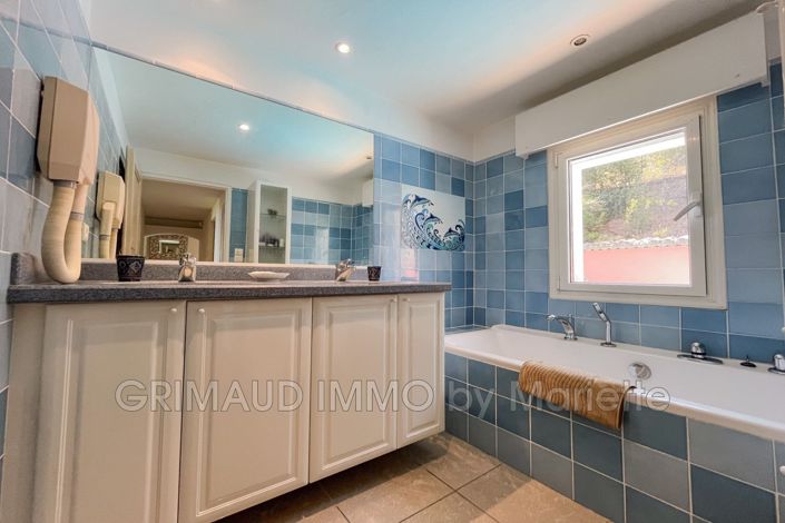 Image No.19-5 Bed House for sale