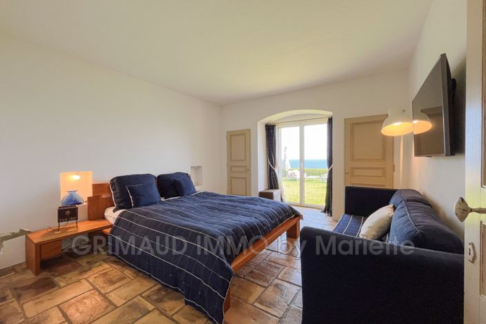 Image No.20-5 Bed House for sale