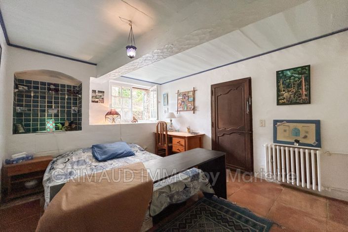 Image No.18-4 Bed House for sale
