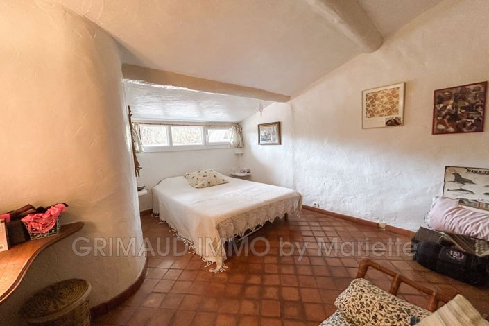 Image No.19-4 Bed House for sale