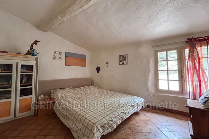 Image No.20-4 Bed House for sale