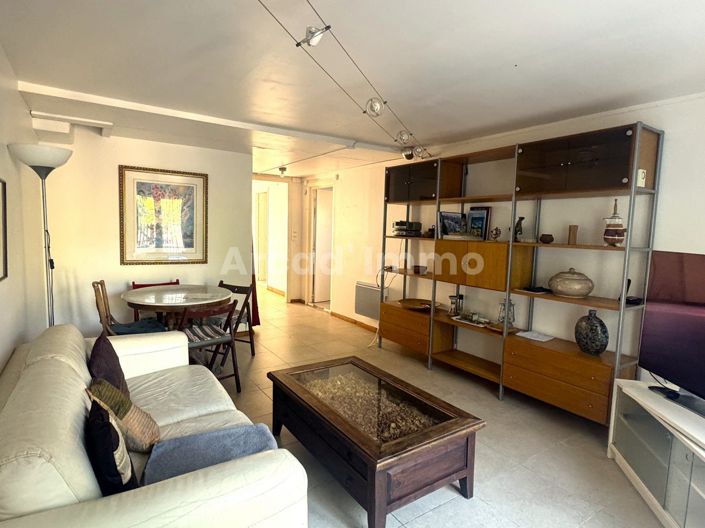 Image No.4-2 Bed House for sale