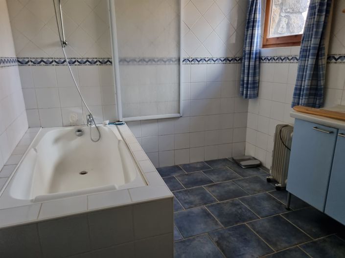 Image No.17-5 Bed House for sale
