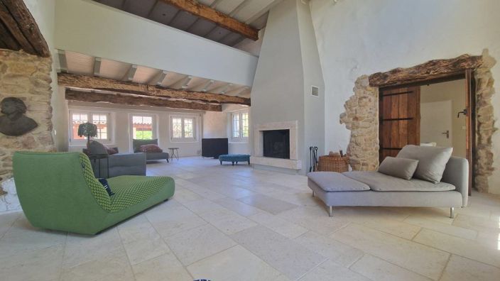 Image No.6-12 Bed House for sale