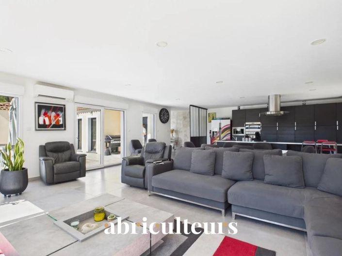 Image No.3-3 Bed House for sale