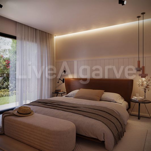 Image No.17-4 Bed House for sale