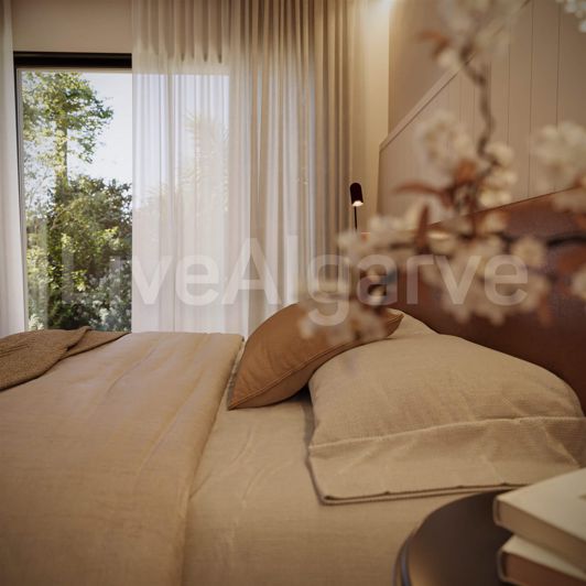 Image No.18-4 Bed House for sale
