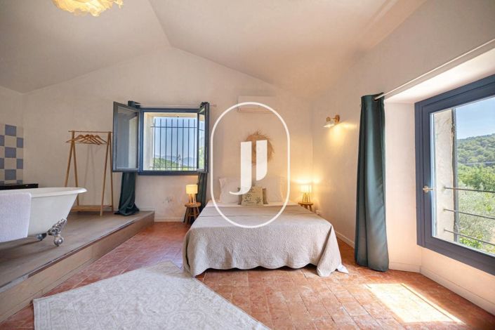 Image No.10-5 Bed House for sale