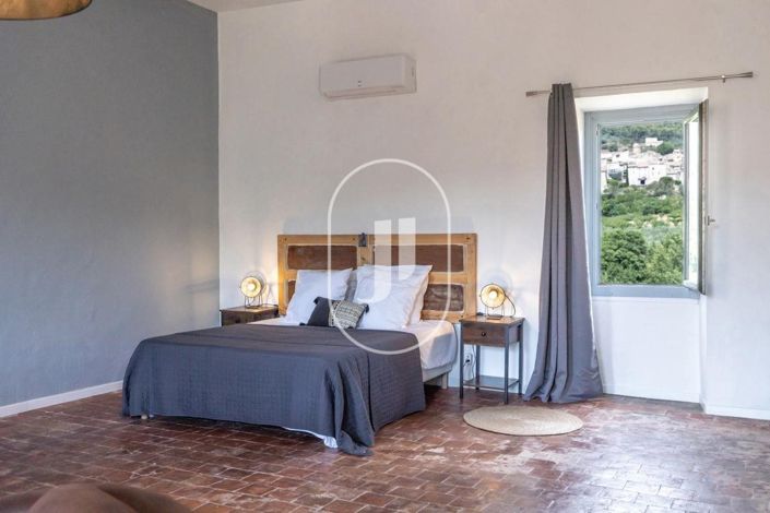 Image No.11-5 Bed House for sale