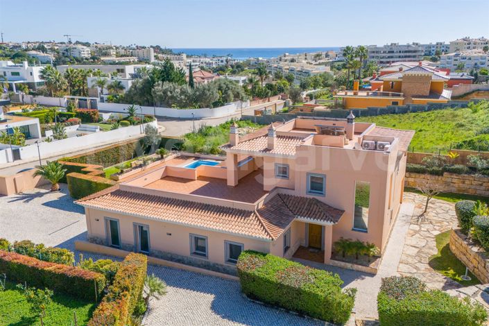 Image No.15-4 Bed House for sale