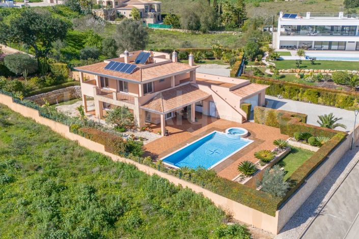 Image No.2-4 Bed House for sale