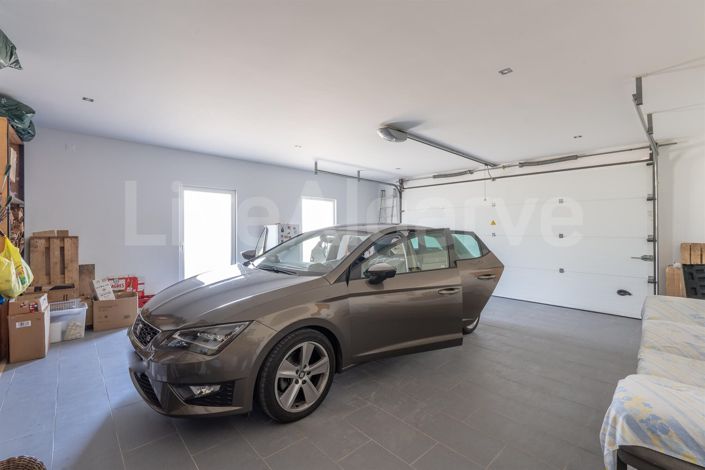 Image No.36-4 Bed House for sale