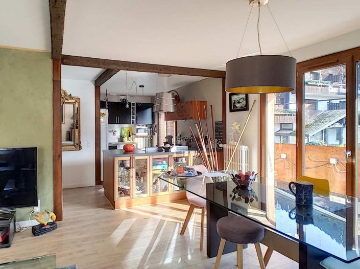 Image No.24-6 Bed Property for sale