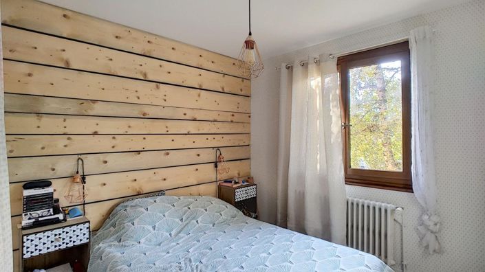 Image No.26-6 Bed Property for sale