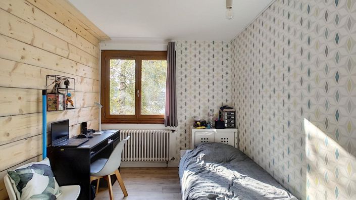 Image No.28-6 Bed Property for sale