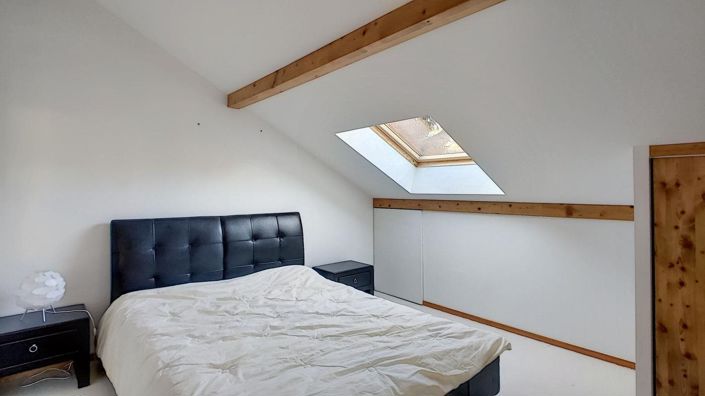 Image No.32-6 Bed Property for sale