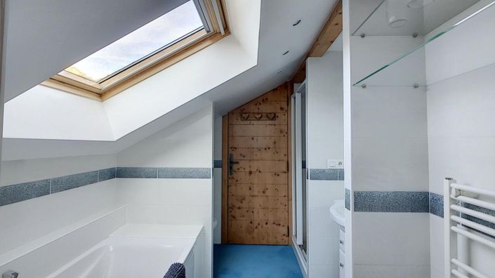 Image No.33-6 Bed Property for sale