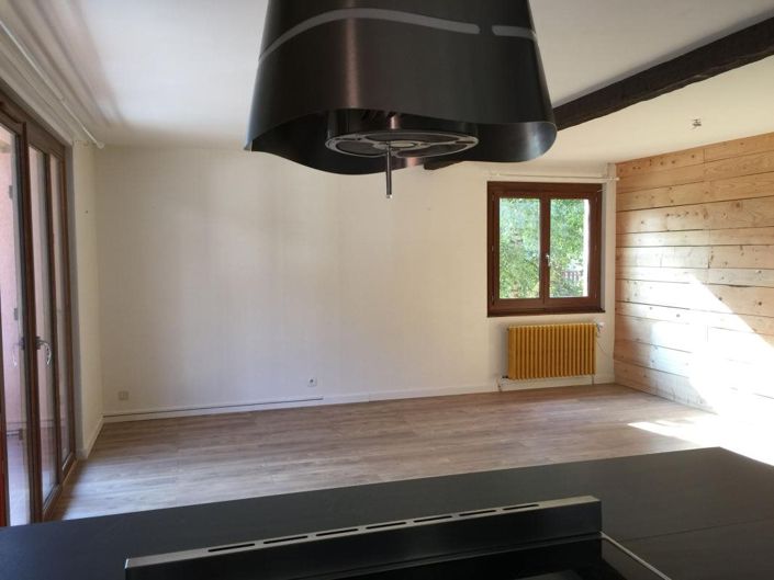 Image No.36-6 Bed Property for sale