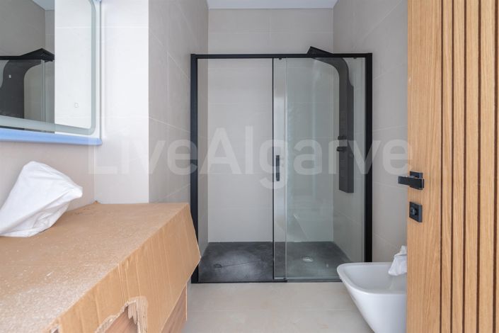 Image No.17-3 Bed Apartment for sale