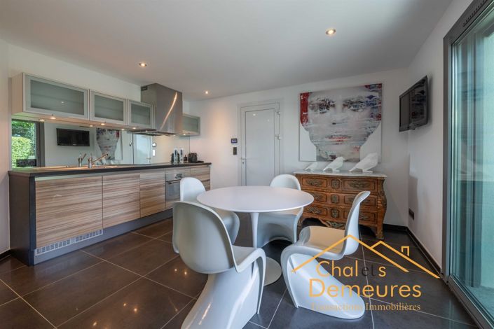 Image No.16-5 Bed House for sale